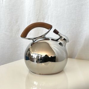 Nambé Bulbo Kettle Stainless Steel Silver/Walnut 2QT Barneys New York